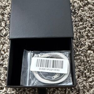 Lavish Ivy Tryst Silver Necklace